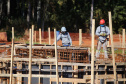 Do alto, o grande receptor circular em construção pela Companhia de Saneamento do Paraná (Sanepar) chama atenção. Ele é peça-chave na ampliação da Estação de Tratamento de Esgoto (ETE) Norte, em Londrina, na Região Norte do Paraná. Foto Gilson Abreu