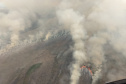 Helicóptero da PM auxilia no combate a incêndio em Ilha Grande. Foto:SESP