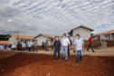 O governador Carlos Massa Ratinho Junior vistoria as obras do Condomínio do Idoso de Foz do Iguaçu. 