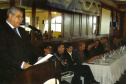 Meneguette discursa durante encontro de CSAs, em 2005  -  Foto: FAEP