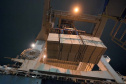 Madeira volta a ser embarcada direto no porão do navio no Porto de Paranaguá . Foto: Divulgação/TCP