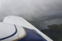 Imagens da aeronave no processo de semeadura de nuvens, realizado de dezembro a maio


. Foto: Sanepar