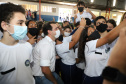 O governador Carlos Massa Ratinho Junior entregou nesta quinta-feira (04) mais 1.837 kits de uniformes para três colégios estaduais cívico-militares (CECM) de Umuarama, no Noroeste do Paraná. Foto:  Umuarama, 04/11/2021 - Foto: Ari Dias/AEN