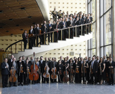 Orquestra Sinfônica do Paraná reencontra o público no grande auditório do Teatro Guaíra
