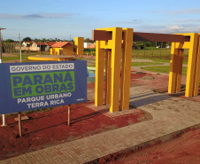 Moradores de Terra Rica e Diamante do Norte são convidadas as plantarem mudas nos Parques Urbanos - Curitiba, 12/11/2021 - Foto: SEDEST