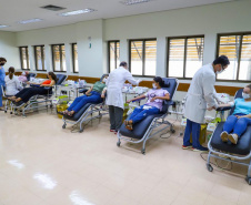Departamento de Enfermagem da UEL abre programação dos 50 anos do curso com doação de sangue