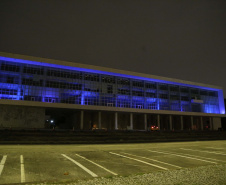 Prédios públicos da capital são iluminados de azul em apoio ao Dia Mundial de Conscientização do Autismo