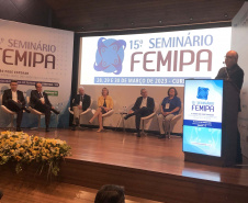 Saúde participa de seminário para alinhar e qualificar estratégias de assistência à saúde no Paraná