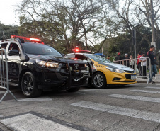 Policiamento reforçado garante segurança durante jogo de futebol em Curitiba