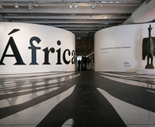 MON terá programação especial da nova exposição africana para público com mais de 60 anos