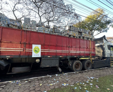 Polícia Militar apreende carreta com mais de duas toneladas de drogas em Foz do Iguaçu