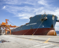 Corredor Leste de Exportação do Porto de Paranaguá embarca maior volume mensal já registrado
