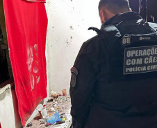 PCPR prende três pessoas em operação contra tráfico de drogas em Jaguariaíva