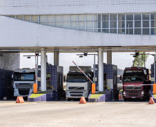 Porto de Paranaguá recebe quase 2.500 caminhões de grãos e farelo em 24 horas