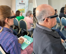 Educadores recebem capacitação para uso de óculos de IA em alunos cegos da rede estadual