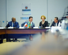 Governo do Paraná recebe presidente de Saint-Martin para aprendizagem mútua em turismo