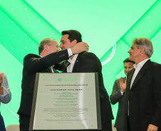 O governador Carlos Massa Ratinho Junior exaltou novamente a importância das cooperativas para a economia do Paraná durante a inauguração da nova sede administrativa do Sicredi em Palotina