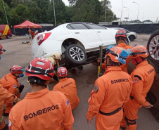 CBMPR apresenta técnicas de salvamento veicular a bombeiros do Maranhão