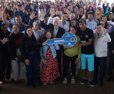 Darci Piana entrega residencial com 120 casas a famílias de Nova Londrina