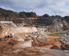 Mineração Fiorese, em Rio Branco do Sul: cidade se destaca na extração mineral