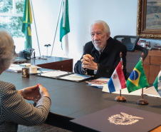 O governador em exercício Darci Piana recebe nesta terça-feira (16) a  Sra Maria Amarilla, Embaixadora do Paraguai.