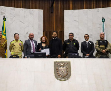 Forças de segurança do Paraná que atuaram em ações no Rio Grande do Sul são homenageadas