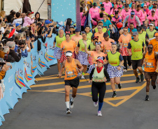 A capital paranaense foi sede neste domingo (4) da prova Disney Magic Run 2024, evento que contou com a participação de aproximadamente 5 mil atletas e aconteceu na Universidade Positivo.