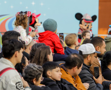 A capital paranaense foi sede neste domingo (4) da prova Disney Magic Run 2024, evento que contou com a participação de aproximadamente 5 mil atletas e aconteceu na Universidade Positivo.