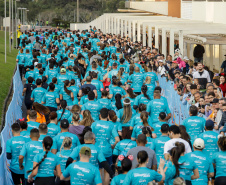 A capital paranaense foi sede neste domingo (4) da prova Disney Magic Run 2024, evento que contou com a participação de aproximadamente 5 mil atletas e aconteceu na Universidade Positivo.