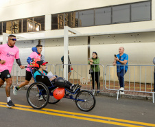 A capital paranaense foi sede neste domingo (4) da prova Disney Magic Run 2024, evento que contou com a participação de aproximadamente 5 mil atletas e aconteceu na Universidade Positivo.