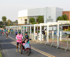 A capital paranaense foi sede neste domingo (4) da prova Disney Magic Run 2024, evento que contou com a participação de aproximadamente 5 mil atletas e aconteceu na Universidade Positivo.