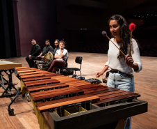 Orquestra Sinfônica do Paraná promove experiência para pessoas com deficiência visual