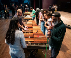 Orquestra Sinfônica do Paraná promove experiência para pessoas com deficiência visual