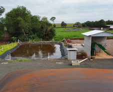 Vizinhos compartilham biodigestor para produzir energia limpa e manejar resíduos da suinocultura