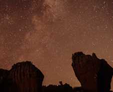 Caminhada Noturna no Parque Estadual de Vila Velha se une ao evento global da NASA