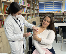 Com mais de 160 mil doses aplicadas, Paraná divulga novo balanço da força-tarefa de vacinação nas escolas