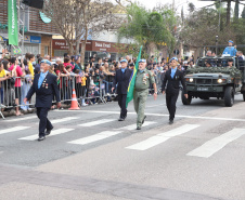  	Desfile com milhares de pessoas festeja os 202 anos da Independência do Brasil