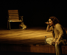 Isabel Teixeira em “JANDIRA - Em Busca do Bonde Perdido”.