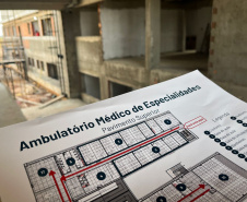 Secretários estaduais vistoriam obras do primeiro AME Universitário do país