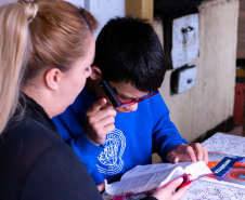 Por meio do projeto Óculos Amigo, Luiz Henrique da Rocha, 13 anos, recebeu um dispositivo de tecnologia assistiva que tem auxiliado o aluno da rede estadual de  ensino a ter mais autonomia na escola e em casa.