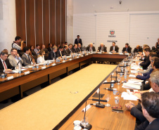 Governador Carlos Massa Ratinho Junior durante a primeira reunião de trabalho com a equipe de secretários de Estado.  -  Curitiba, 02/01/2019  -  Foto: Rodrigo Félix Leal