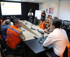 O governador Carlos Massa Ratinho Júnior visitou nesta segunda-feira (14) a estrutura da Coordenadoria Estadual de Proteção e Defesa Civil do Paraná. O órgão, localizado no Palácio Araucária, em Curitiba, faz o monitoramento dos eventos climáticos que ocorrem no Estado por meio do Centro Estadual de Gerenciamento de Riscos e Desastres (Cegerd).  -  Curitiba, 14/01/2019  - Foto: José Fernando Ogura/ANPr