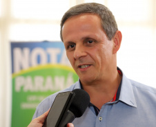 O secretário da Fazenda, Renê Garcia Júnior, entregou nesta segunda-feira (21) os três principais prêmios do 38º sorteio do Nota Paraná, que aconteceu no último dia 10 de janeiro