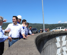 Governador Carlos Massa Ratinho Junior, acompanhado do presidente da Copel, Daniel Pimentel, visita a Usina Governador Bento Munhoz da Rocha Netto (Foz do Areia), no município de Pinhão  -  Pinhão, 22/01/2019  -  Foto: Rodrigo Félix Leal