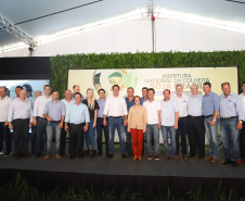 O governador Carlos Massa Ratinho Junior e a ministra da Agricultura, Pecuária e Abastecimento, Tereza Cristina, participam do evento que marca a abertura nacional da colheita da soja. Apucarana, 24/01/2019. Foto: Rodrigo Felix Leal/ANPr