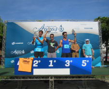 Saneparianos vencedores nos 10km: Marcelo Machado, Fernando Borba Júnior e Rafael Pimentel. Foto:Sanepar