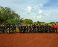 Agentes penitenciários que integram o quadro efetivo do Estado participaram do terceiro curso de escolta prisional realizado na cidade de Maringá. O objetivo foi capacitar esses servidores para compor os grupos especializados do Setor de Escolta Prisional do Departamento Penitenciário do Paraná (Depen).  Foto: Divulgação/Depen
