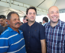 O governador Carlos Massa Ratinho Junior e o prefeito de Curitiba, Rafael Greca, inauguraram neste sábado (02) um parque esportivo no Bairro Novo. A estrutura conta com quadra de futebol com grama sintética, pista de skate com oito obstáculos e quadra poliesportiva. Curitiba,02/02/2019   -  Foto: Rodrigo Félix Leal/ANPr