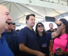 O governador Carlos Massa Ratinho Junior e o prefeito de Curitiba, Rafael Greca, inauguraram neste sábado (02) um parque esportivo no Bairro Novo. A estrutura conta com quadra de futebol com grama sintética, pista de skate com oito obstáculos e quadra poliesportiva. Curitiba,02/02/2019 Foto:Jaelson Lucas / ANPr