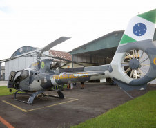 O Governo do Paraná enviou uma equipe aérea para Brumadinho (MG) com o objetivo de auxiliar nas buscas pelas vítimas do rompimento da barragem ocorrida na sexta-feira (25/01). Cinco integrantes do Batalhão de Polícia Militar de Operações Aéreas (BPMOA) viajaram neste domingo (03/02), somando-se à equipe do Corpo de Bombeiros que está naquele estado, incluída na força tarefa de buscas pelas vítimas desde o último domingo (27/01).  -  Curitiba, 03/02/2019  -  Foto: Jaelson Lucas/ANPr